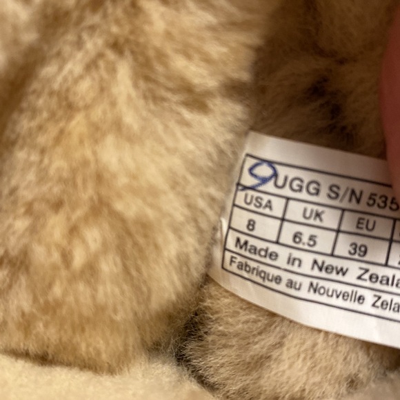 Ugg boots, size 8, knee high, super fun & unusual - Picture 8 of 8